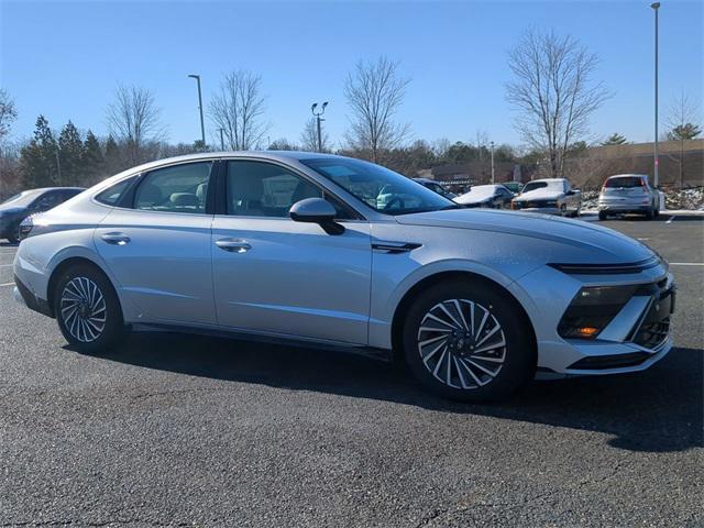 new 2025 Hyundai Sonata Hybrid car, priced at $31,755