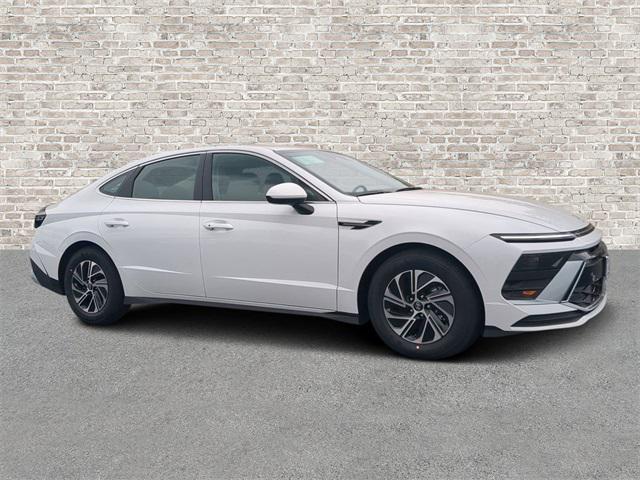 new 2026 Hyundai Sonata Hybrid car, priced at $30,850