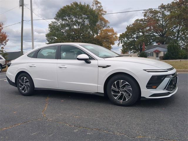 new 2026 Hyundai Sonata Hybrid car, priced at $30,850
