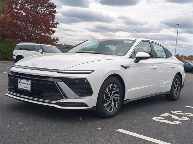 new 2026 Hyundai Sonata Hybrid car, priced at $30,850
