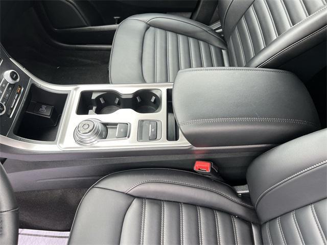 used 2024 Ford Edge car, priced at $26,687