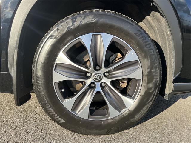 used 2022 Toyota Highlander car, priced at $35,169