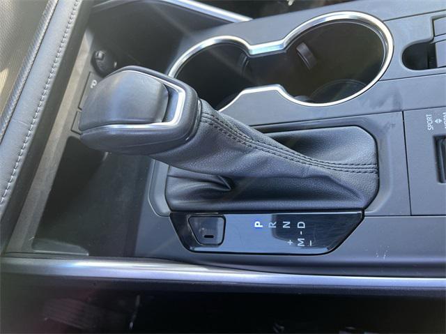used 2022 Toyota Highlander car, priced at $35,169