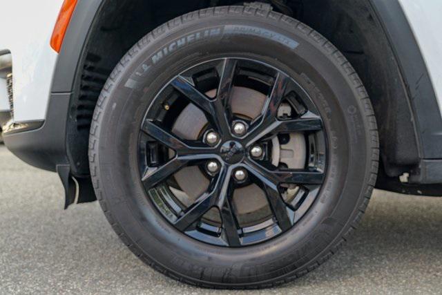 used 2024 Jeep Grand Cherokee L car, priced at $33,659