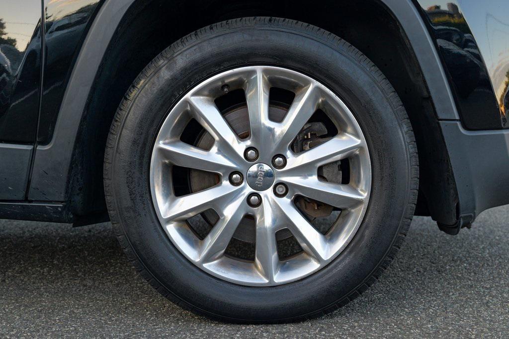 used 2017 Jeep Cherokee car, priced at $11,214