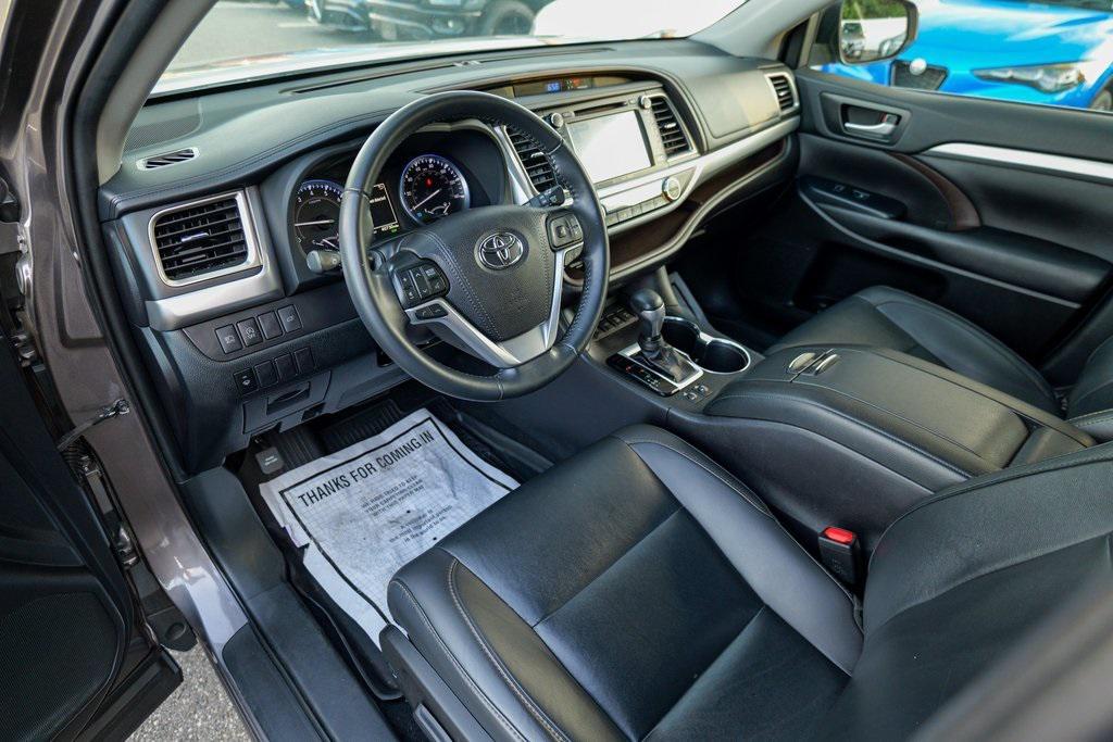used 2019 Toyota Highlander car, priced at $26,995