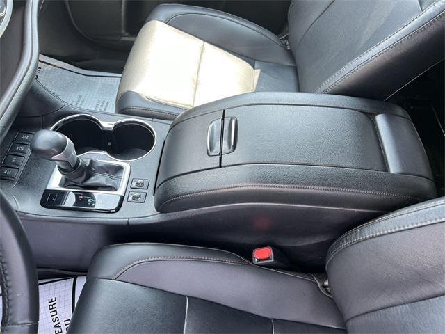 used 2019 Toyota Highlander car, priced at $26,995
