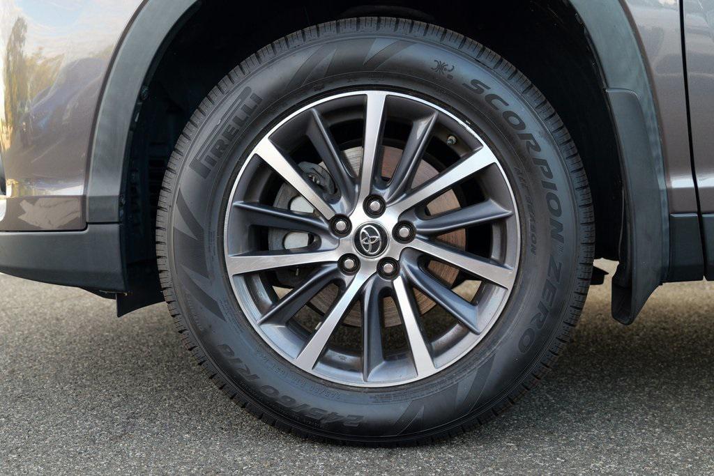 used 2019 Toyota Highlander car, priced at $26,995