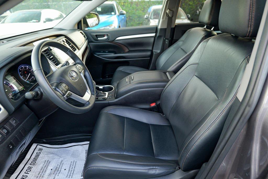 used 2019 Toyota Highlander car, priced at $26,995