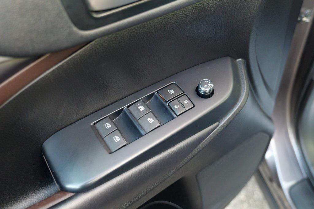 used 2019 Toyota Highlander car, priced at $26,995