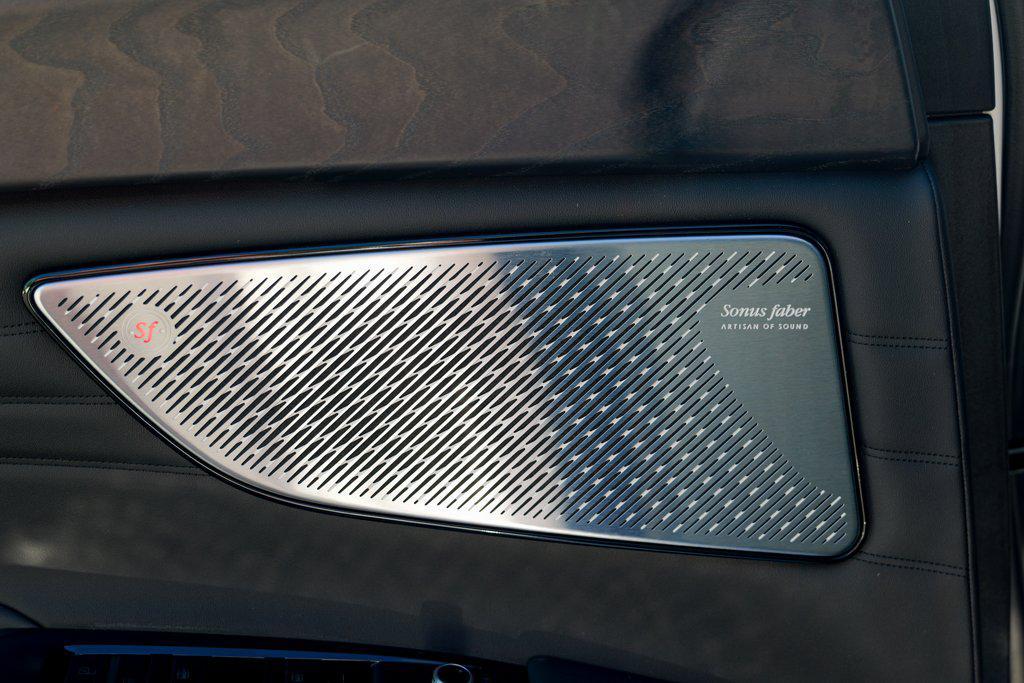 new 2025 Maserati Grecale car, priced at $69,995