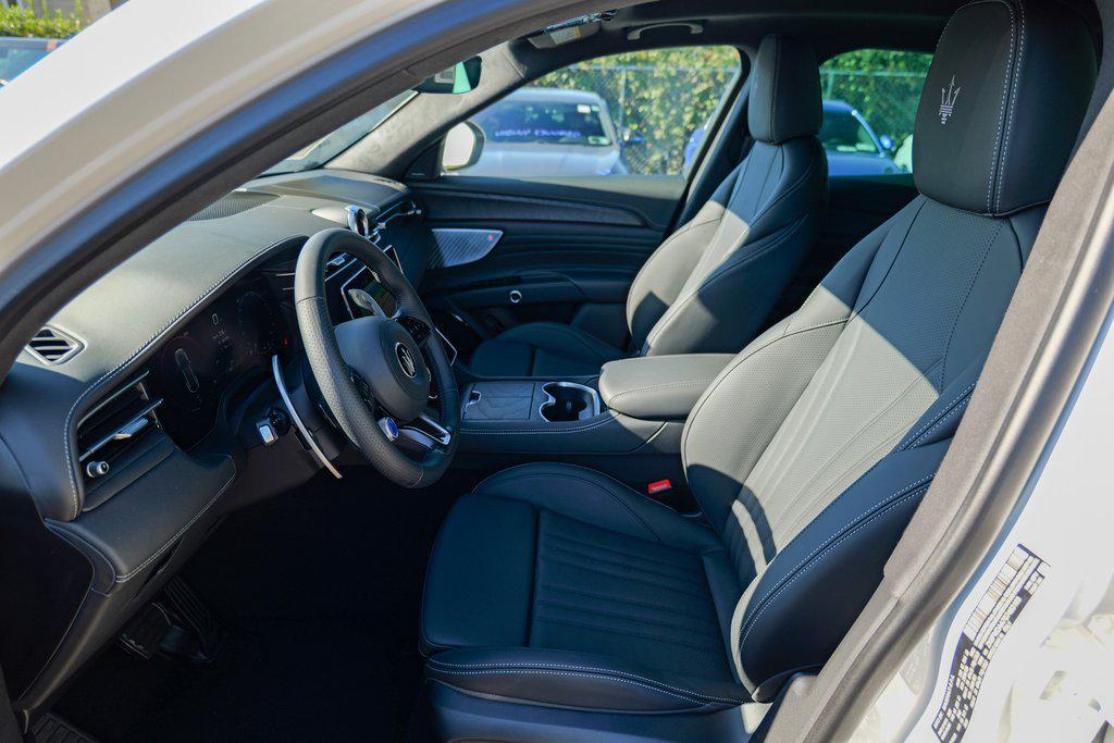 new 2025 Maserati Grecale car, priced at $69,995