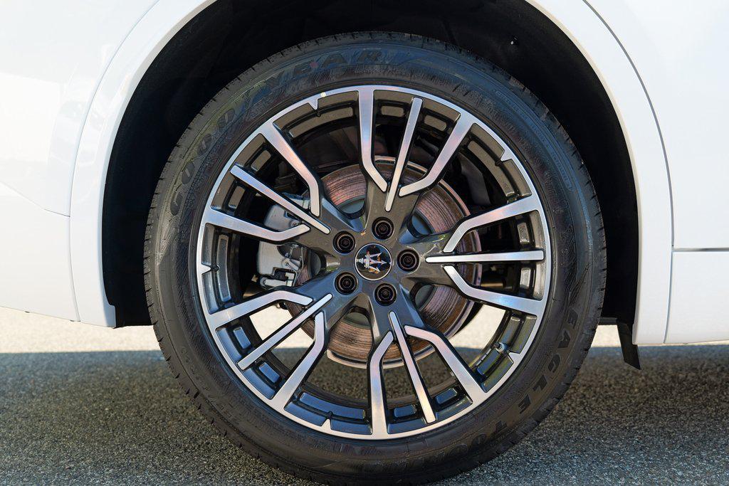 new 2025 Maserati Grecale car, priced at $69,995