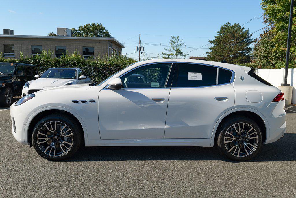 new 2025 Maserati Grecale car, priced at $69,995