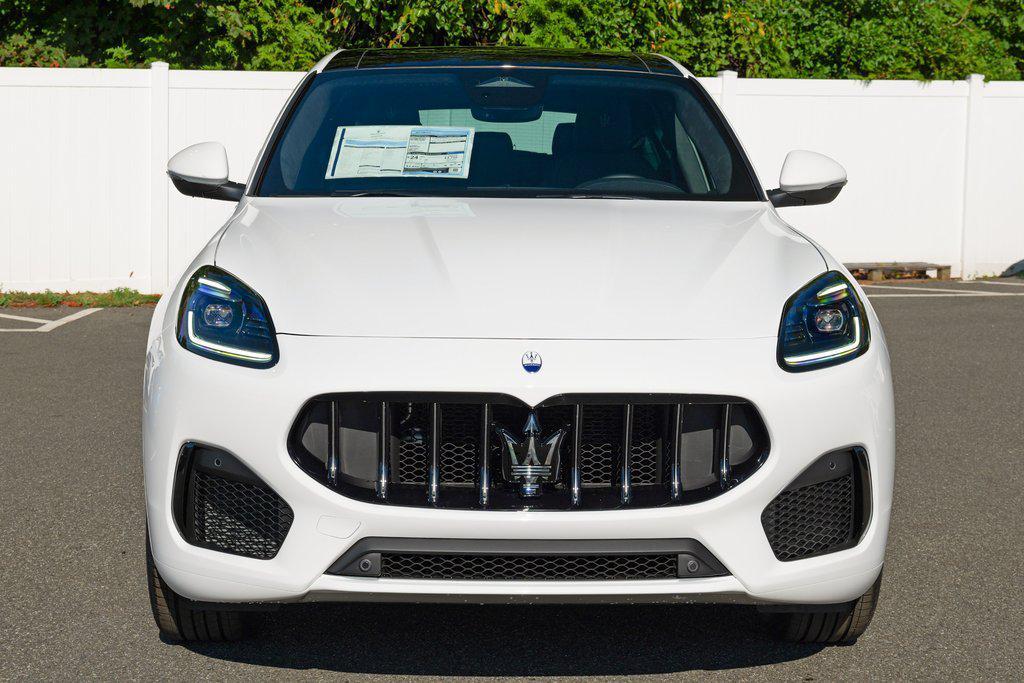 new 2025 Maserati Grecale car, priced at $69,995