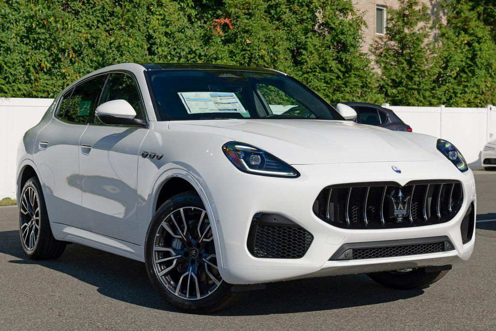new 2025 Maserati Grecale car, priced at $69,995