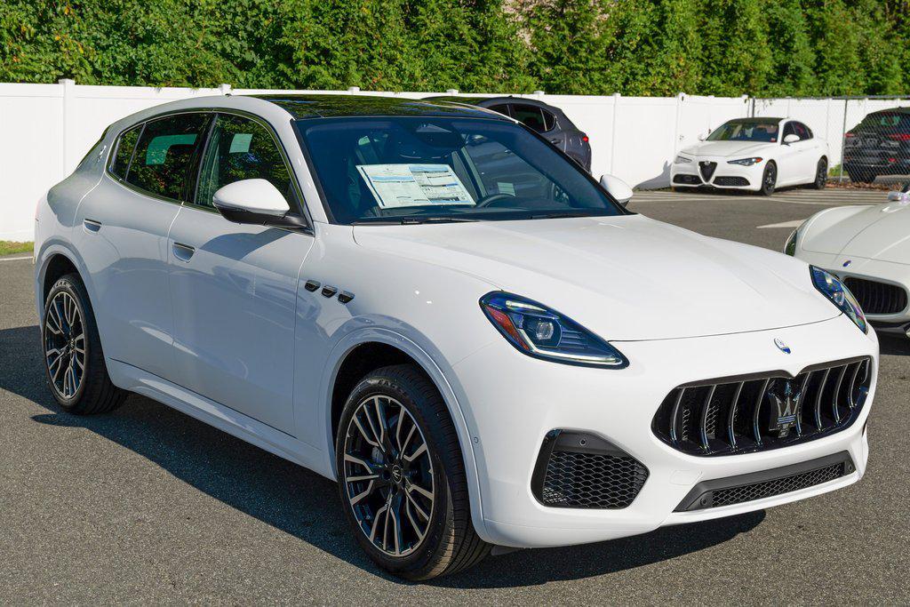 new 2025 Maserati Grecale car, priced at $69,995