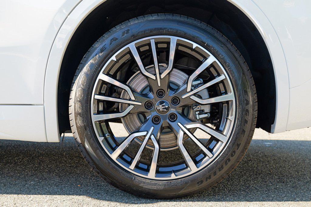 new 2025 Maserati Grecale car, priced at $69,995