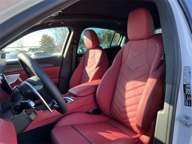 new 2025 Maserati Grecale car, priced at $82,850