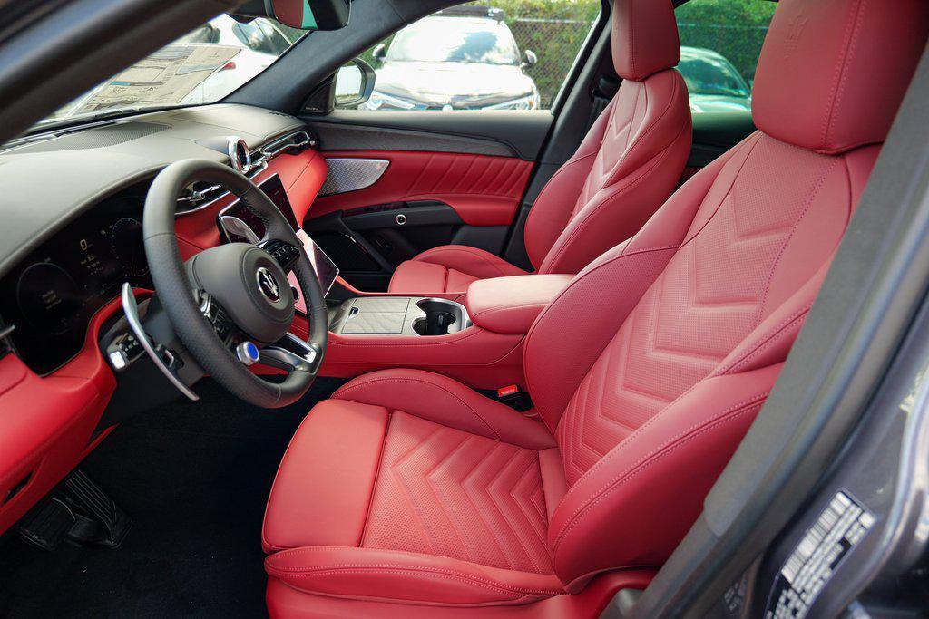 new 2025 Maserati Grecale car, priced at $93,505