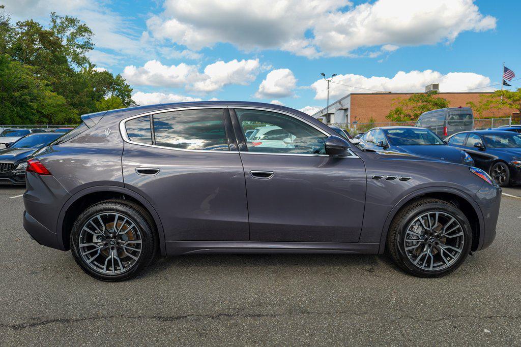 new 2025 Maserati Grecale car, priced at $93,505