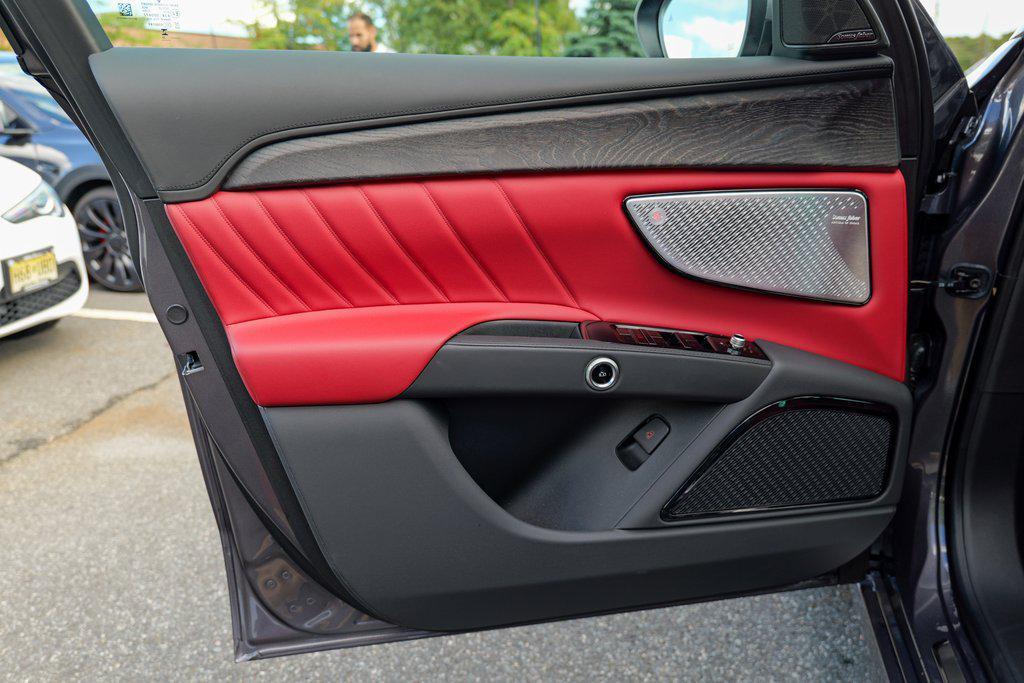 new 2025 Maserati Grecale car, priced at $93,505