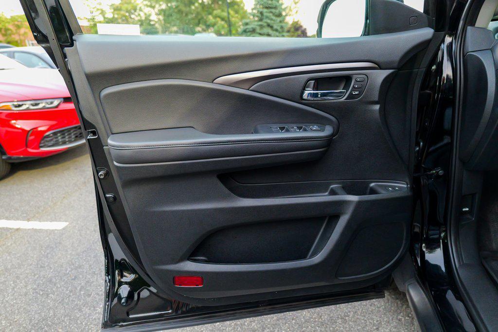 used 2022 Honda Pilot car, priced at $28,600