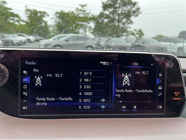 used 2021 Lexus ES 300h car, priced at $29,923