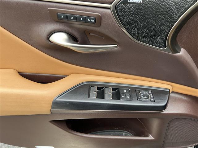 used 2021 Lexus ES 300h car, priced at $29,923