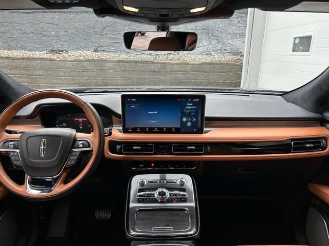 used 2022 Lincoln Nautilus car, priced at $41,888