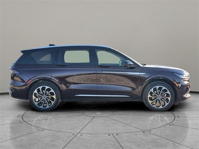 used 2024 Lincoln Nautilus car, priced at $61,888