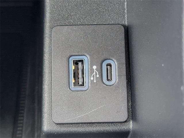 used 2022 Ford Edge car, priced at $29,088