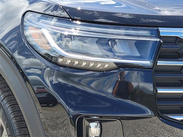 new 2025 Ford Explorer car, priced at $46,764