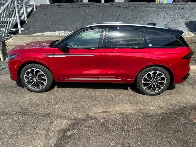used 2024 Lincoln Nautilus car, priced at $55,888