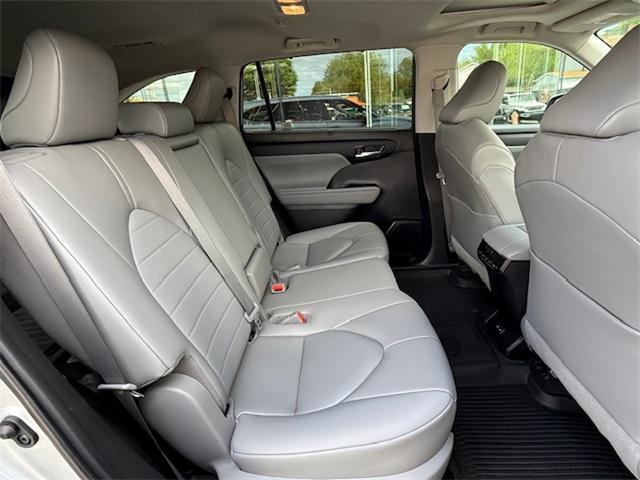used 2023 Toyota Highlander car, priced at $37,888