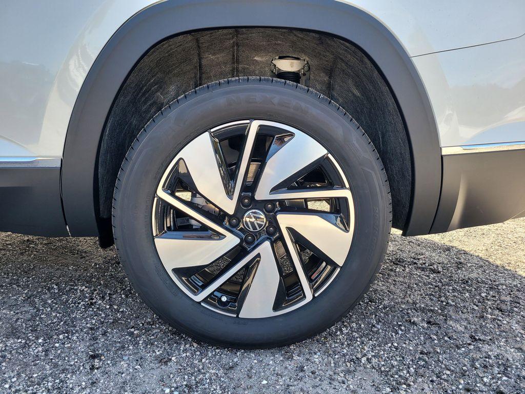 new 2026 Volkswagen Atlas car, priced at $50,698