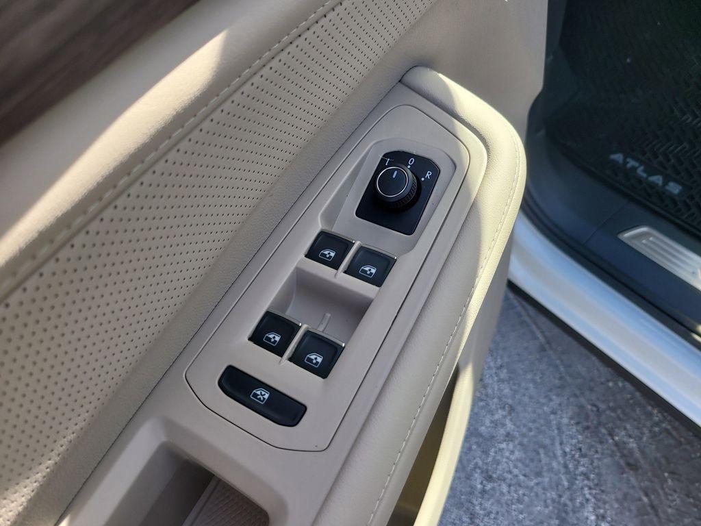 new 2026 Volkswagen Atlas car, priced at $50,698