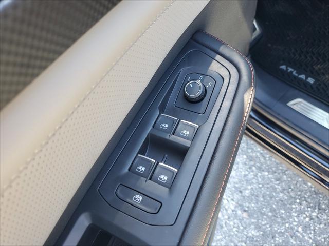 new 2025 Volkswagen Atlas car, priced at $45,334