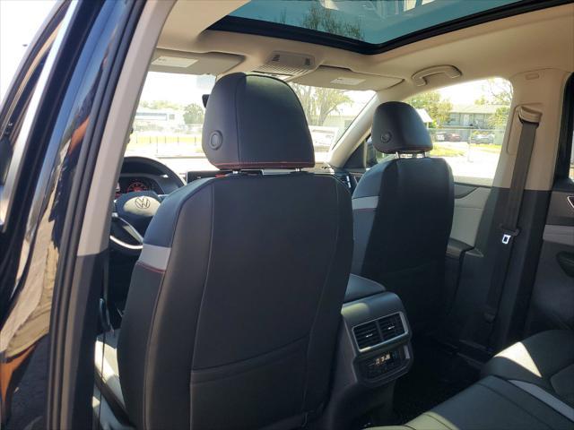 new 2025 Volkswagen Atlas car, priced at $45,334