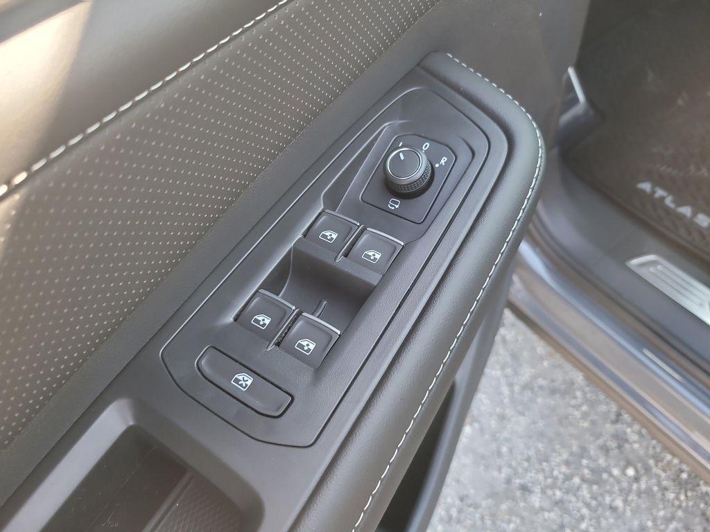 new 2026 Volkswagen Atlas car, priced at $53,538