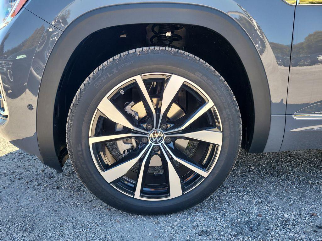 new 2026 Volkswagen Atlas car, priced at $53,538