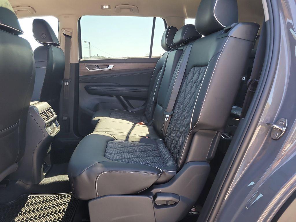 new 2026 Volkswagen Atlas car, priced at $53,538