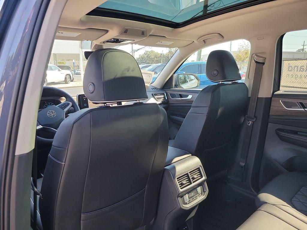 new 2026 Volkswagen Atlas car, priced at $53,538