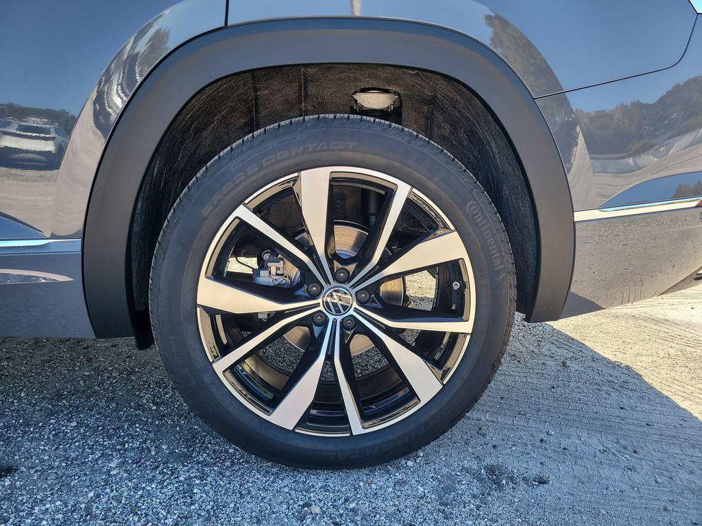 new 2026 Volkswagen Atlas car, priced at $53,538