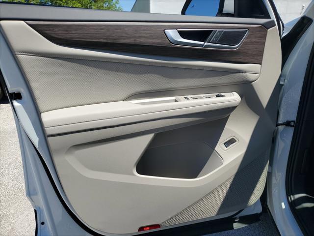 new 2025 Volkswagen Atlas car, priced at $48,426