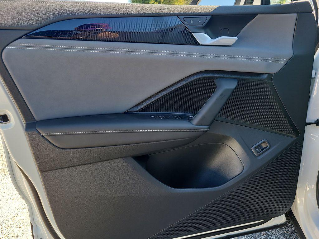 new 2025 Volkswagen Tiguan car, priced at $33,335