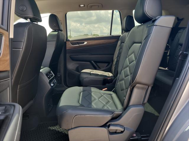 new 2025 Volkswagen Atlas car, priced at $42,556