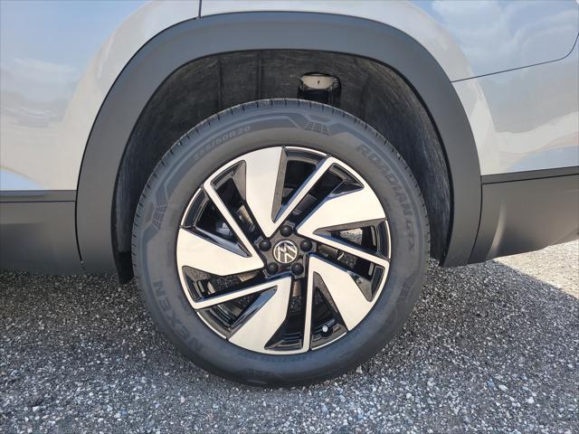 new 2025 Volkswagen Atlas car, priced at $42,556