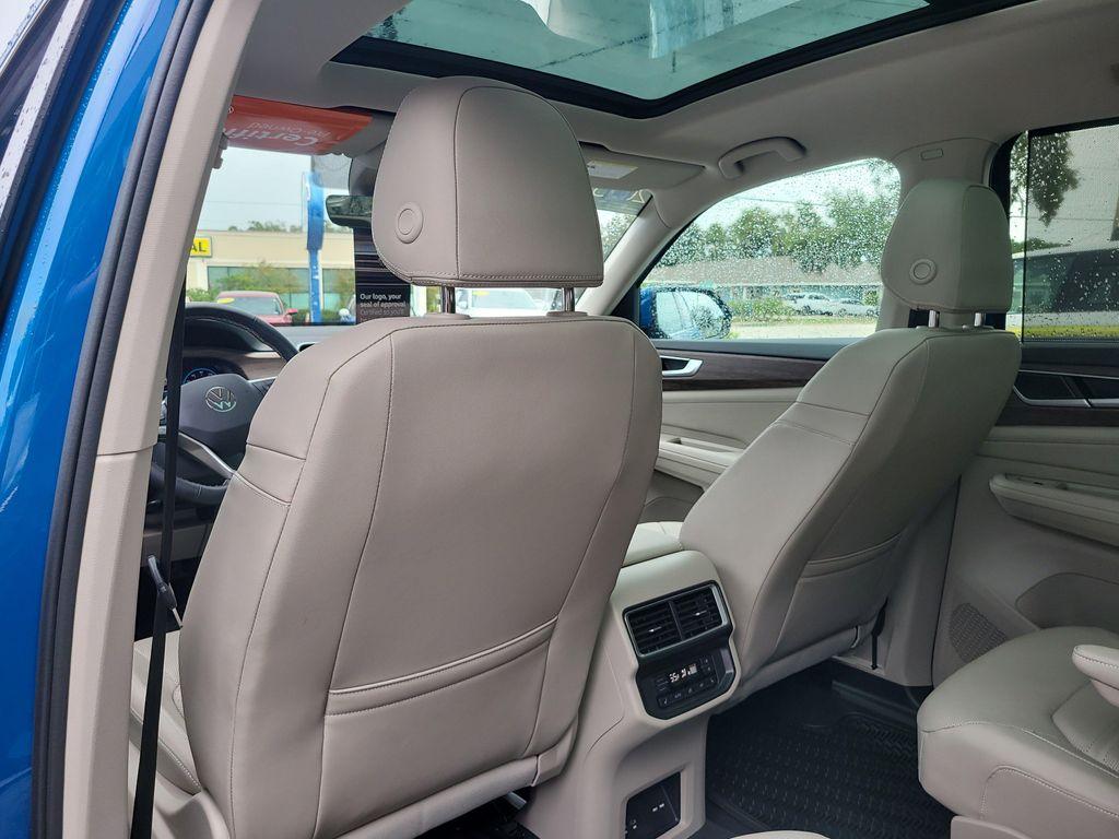 used 2025 Volkswagen Atlas car, priced at $43,400