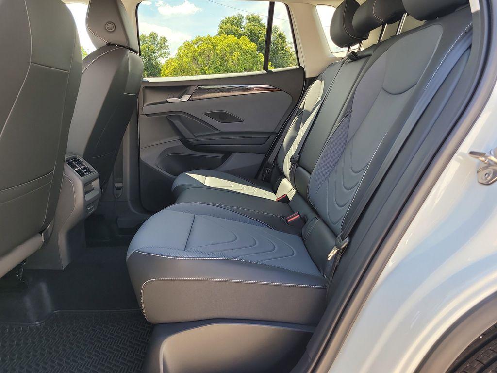 new 2025 Volkswagen Tiguan car, priced at $33,747